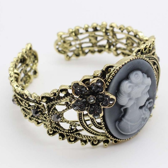 Victorian Antiqued Brass Cameo Cuff Bracelet - Picture 6 of 7